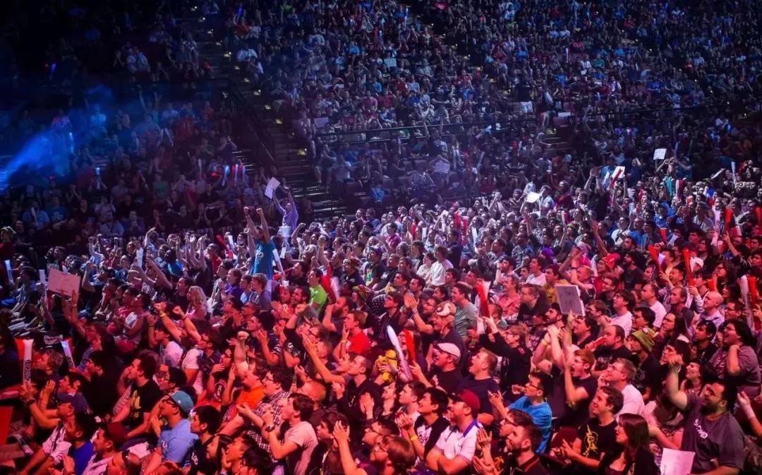 LCS赛区的100 Thieves战队今天官宣了教练组大名单